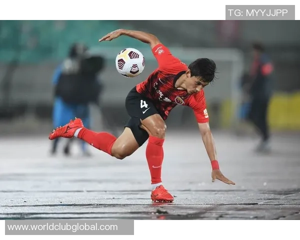 努涅斯在赛场上的精彩表现引发球迷热议与期待未来发展潜力分析